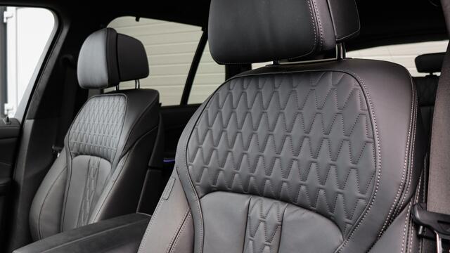 BMW X5 xDrive50e | Harman/Kardon | Panoramadak | Head-up | Trekhaak | Iconic Glow