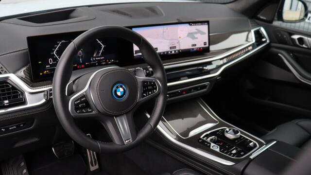 BMW X5 xDrive50e M-Sport Pro | Massage | Sky Lounge | Head-up | Soft-Close | Harman/Kardon | Trekhaak | Carbon