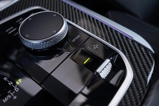 BMW X5 xDrive45e M Sport Pano Acc Head Up M Stoel Keyless Laser Carbon Harman Kardon Trekhaak