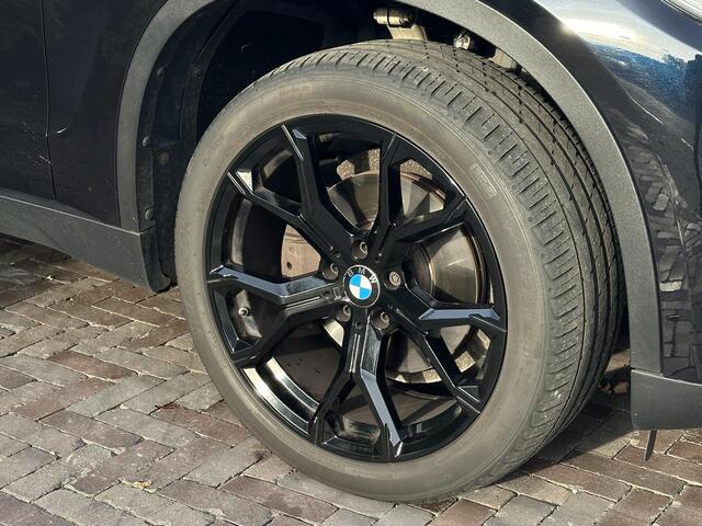 BMW X5 xDrive30d Panoramadak Cruise Clima Leer Stoelverw. 20''LM Trekhaak Grijskenteken