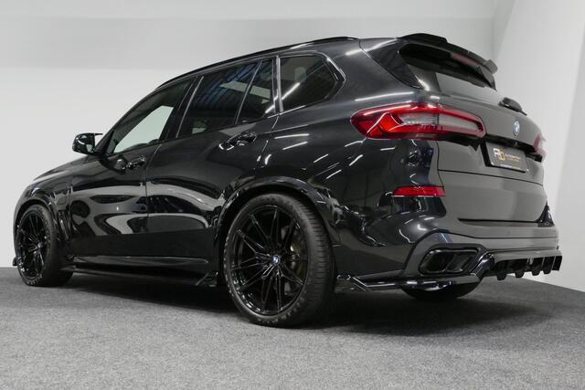 BMW X5 xDrive45e M Sport / Maxton Design Bodykit V.2 / Panoramadak / Stoelmassage / BMW Laser koplampen / Stoelkoeling + verwarming / Luchtvering / Rondomzichtcamera / HUD / Apple Carplay - Android Auto / Keyless / Lederen bekleding / Achteruitrijcamera / Stuurw