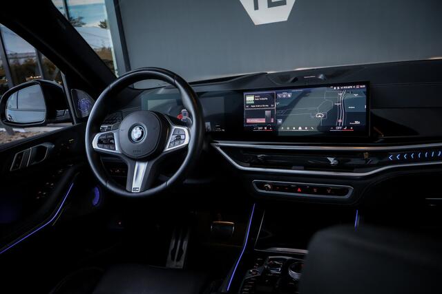 BMW X5 XDrive 50e | SKYLOUNGE | M SPORTSTOELEN | MASSAGE | STOELVERKOELING & VERWARMING | BOWERS & WILKINS | SFEERVERLICHTING | 360 CAMERA | CARPLAY | SPOILERPAKKET |