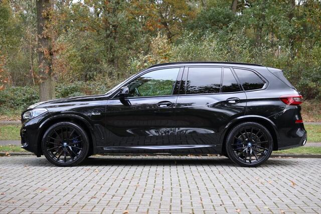 BMW X5 xDrive45e High Executive M-Sport | 22"| Pano | Harman kardon | HUD | Laser | 360 | Adap Cruise | Trekhaak | Keyless | Elktr st + memory | etc.