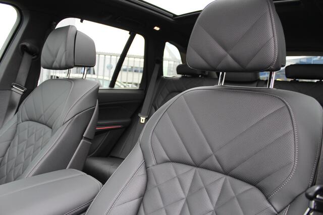 BMW X5 xDrive50e M-Sport | Panoramadak | Luchtvering | Harman Kardon | Iconic Glow | Trekhaak
