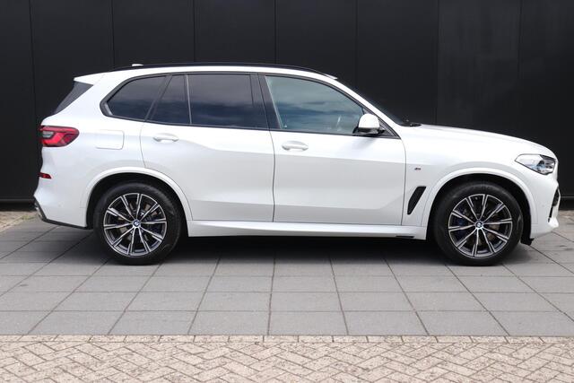 BMW X5 xDrive40i High Exe. M SPORT | PANO-DAK | LEER | APPLE CARPLAY | TREKHAAK
