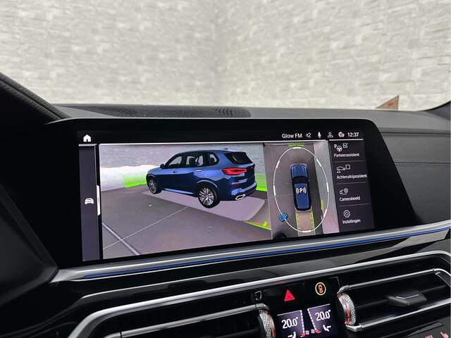 BMW X5 xDrive45e M-Sport | Panorama | 360 Camera | 96% SOH | ACC | Leder Indiv. | Laser-LED | Harman-Kardon | Rij-Assistent Pro | Memory | Head-Up | Trekhaak | 4-Zone Clima | Beker Koeling & Verwarming | Stuurverwarming | Comfortstoelen | Keyless-Entry | M-Gorde