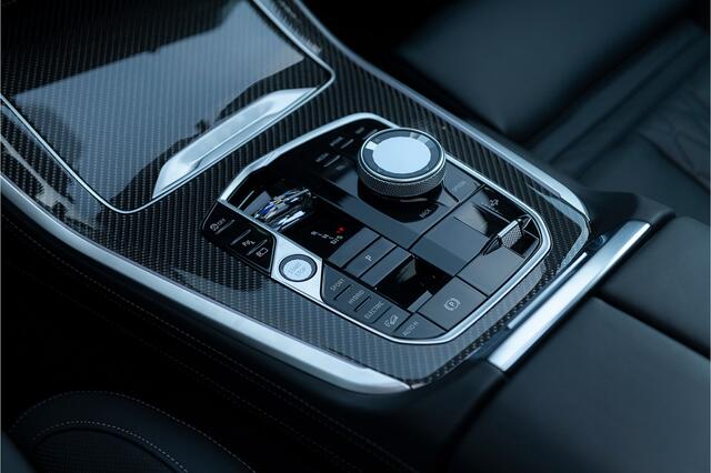 BMW X5 xDrive50e LCI M-Sport Pro M-Stoelen ACC Pano Stoelvent. Achterasbest. Alcantara Hemel Kristal Massage HarmanK Head Up Softcl. Trekhaak