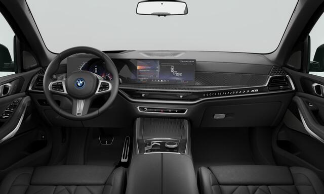 BMW X5 xDrive50e | M-Pro | 22" | Trekhaak | Harman/kardon | Panorama | Leder dash | Iconic glow | Rode sportremmen