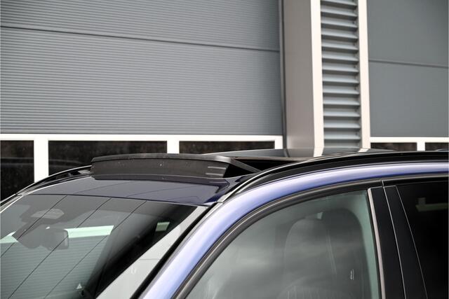 BMW X5 xDrive45e M-SPORT / SKYLOUNGE PANO / LASER / INDIVIDUAL LEDER / HUD / SOFTCLOSE / 4WIELSTURING / NL AUTO / 22"