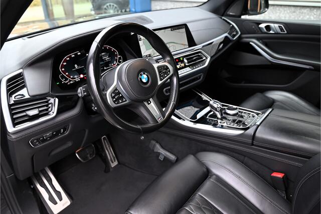 BMW X5 xDrive45e M-SPORT / SKYLOUNGE PANO / LASER / INDIVIDUAL LEDER / HUD / SOFTCLOSE / 4WIELSTURING / NL AUTO / 22"