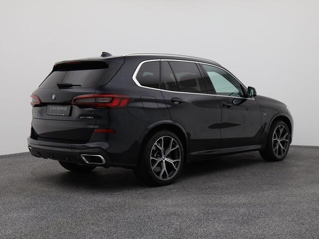 BMW X5 xDrive45e Executive M-Sport | PANO | CAMERA | HUD | LUCHTVERING | KEYLESS | STOEL- EN STUURVERW. | TREKHAAK