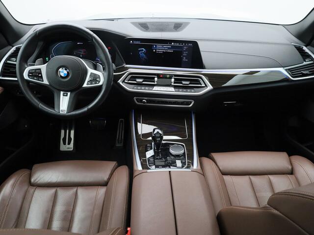 BMW X5 xDrive45e Executive M-Sport | PANO | CAMERA | HUD | LUCHTVERING | KEYLESS | STOEL- EN STUURVERW. | TREKHAAK