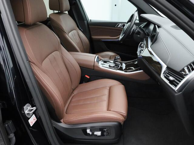 BMW X5 xDrive45e Executive M-Sport | PANO | CAMERA | HUD | LUCHTVERING | KEYLESS | STOEL- EN STUURVERW. | TREKHAAK