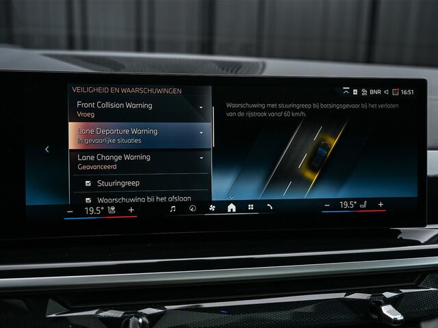 BMW X5 xDRIVE 50e | M-SPORT PRO | SKY LOUNGE | ICONIC GLOW | SHADOW LINE | COMFORT ACCESS | LUCHTVERING | ACTIVE CRUISE | MEMORY SEATS | HEAD-UP | 360 CAMERA | HARMAN/KARDON | STUUR- EN STOELVERWARMING | AMBIANCE | ACHTERBANK VERWARMD | EL. TREKHAAK