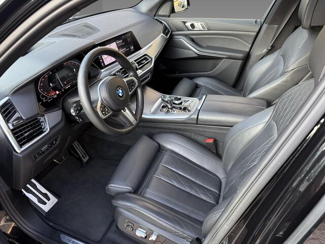 BMW X5 xDrive40i M Sportpakket | 22 inch LM M Dubbelspaak | Glazen panoramadak | Extra getint glas | Driving Assistant Professional | HIFI System Harman Kardon | BMW Head-Up Display