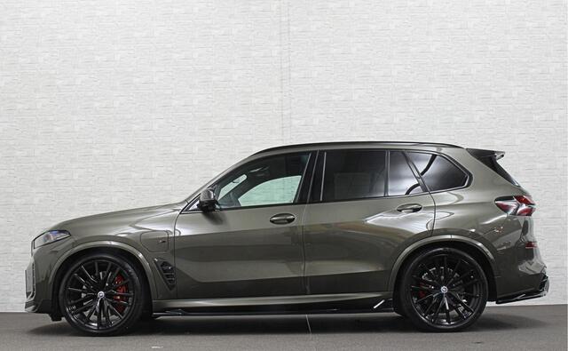 BMW X5 50e M-Pro Performance | M-Seats | M-Uitlaat | 360 Camera | ACC | Carbon | Indiv. Leder | Head-Up | Harman-Kardon | Keyless-Entry | 22'' | Trekhaak | Stoelventilatie | Iconic-Glow | M-Gordels | Zonwering | Stoelverwarming V+A | Rij-Assistent Pro | Memory 