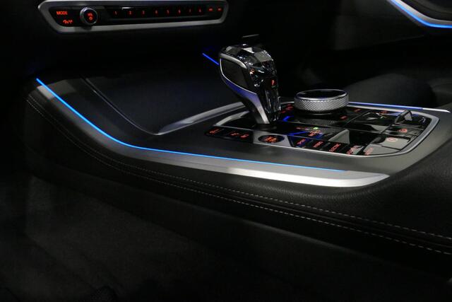 BMW X5 xDrive45e M Sport / Maxton Design Bodykit V.2 / Panoramadak / Soft-close / Koplamp Laser / Elektr. verstelbare voorstoelen + memory / Luchtvering / Stoelverwarming voor + achter / Stoelventilatie / Head-Up Display / Apple Carplay - Andriod Auto / Ambiente