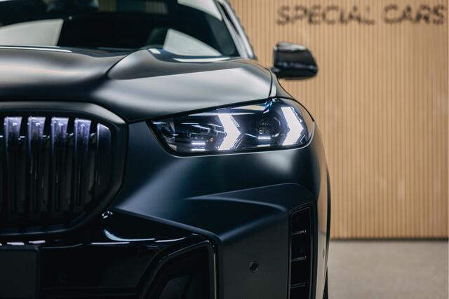 BMW X5 xDrive50e | M uitgevoerd | Trekhaak | Head-Up | Luchtvering | Matte Wrap |