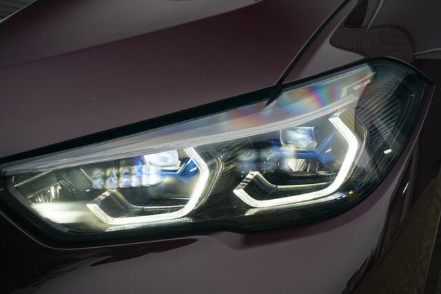 BMW X5 xDrive45e High Executive M Sportpakket 22'' / Panoramadak / Laserlight / Comfortstoelen / Trekhaak / Driving Assistant Professional