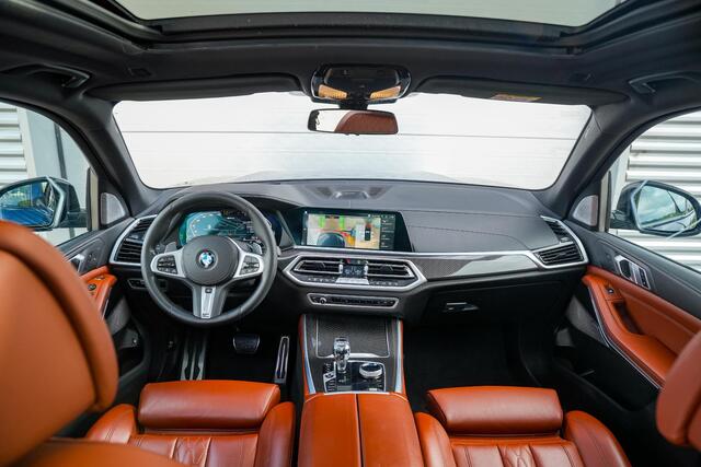 BMW X5 xDrive45e High Executive M Pakket Panoramadak Adapt. Cruise HUD Carbon Luxe Leder 21''LM