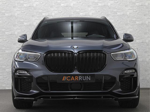 BMW X5 45e M-Stoelen | M-Performance | 360 Camera | ACC | Indiv. Leder | Harman-Kardon | Laser-LED | Keyless-Entry | Stoelventilatie | Head-Up | Memory | 21'' | Sfeerverlichting | Trekhaak | Luchtvering | Rij-Assistent Pro | Carplay | Black-Optic | Draadloos Lad