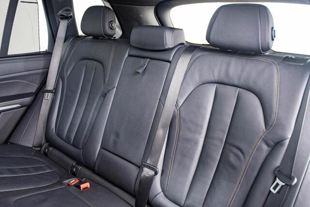 BMW X5 xDrive45e High Executive xLine - Panoramadak - Trekhaak - Comfortstoelen - Warmte Comfort Pack - Massage/Ventilatie stoelen - Comfort Access - Soft Close - Driving Assistant Professional - Harman Kardon -