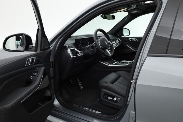 BMW X5 xDrive50e M Sport Pro | Skylounge | Stoelventilatie+Massage | Stoel+stuurverw.| Shadow Line | HUD | Luchtvering | Elek. trekhaak | | 360 Cam | H&K | Adapt. Cruise | Softclose | Iconic glow