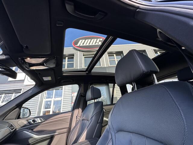 BMW X5 xDrive45e High Executive M-sport | Pano | 22inch | Zwart/Zwart | 360