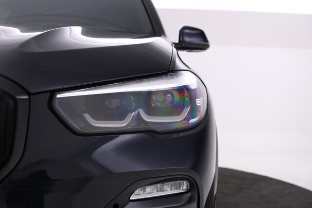 BMW X5 xDrive45e High Executive M-sport, All black! Luchtvering, Adaptief, Panoramadak, Apple Carplay
