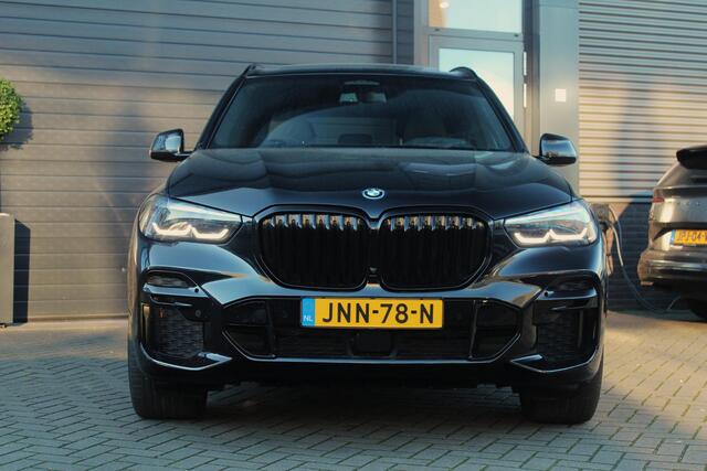 BMW X5 xDrive45e M-Sport Skylounge | Panoramadak | Soft Close | Mee sturende achteras | Adaptief| High Executive