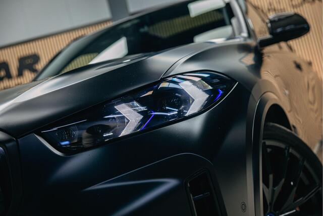 BMW X5 xDrive50e | M uitgevoerd | Trekhaak | Alcantara hemel | Luchtvering | Full PPF in- en exterieur | Skylounge |