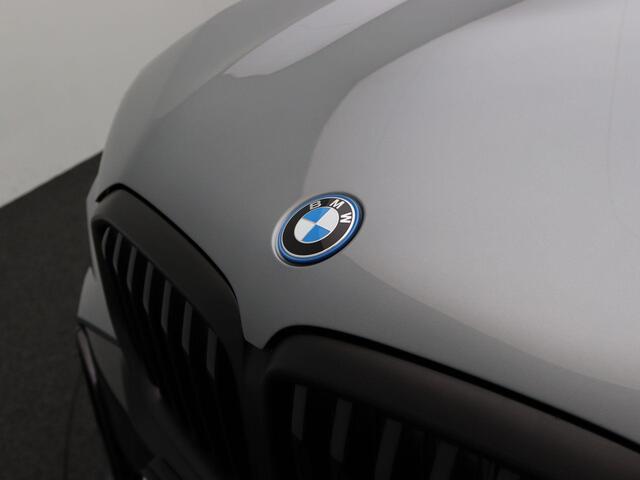 BMW X5 xDrive50e M Sportpakket Pro | Trekhaak | Panoramadak | Driving Assistant Professional | Parking Assistant Professional | Harman Kardon | 21''