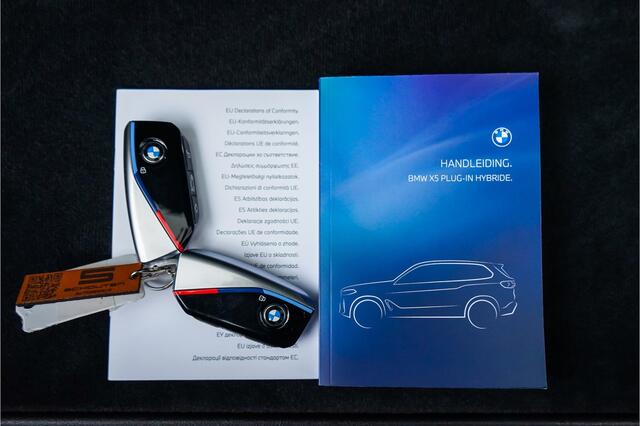 BMW X5 xDrive50e Launch Ed M-Sport Pro Pano B&W ACC Luchtvering 22" 1e Eig