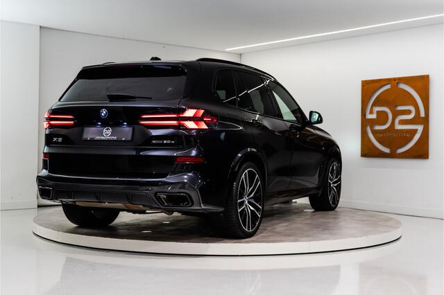 BMW X5 xDrive50e M-Sport 489PK | Pano | Glow | Trekhaak | Harman/Kardon | Drive Pro | VOL! 12 MND Garantie