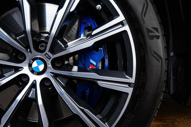 BMW X5 xDrive30d High Executive 7p. M Sport - Trekhaak - Panoramadak - Comfortstoelen - Warmte Comfort Pack - CraftedClarity - Getinte Ruiten - Comfort Access - Active Cruise Control - Parking Assistant Plus -