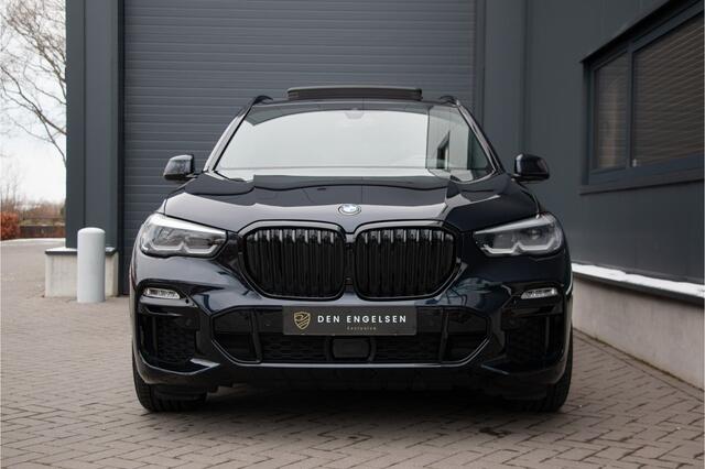 BMW X5 xDrive45e M-Sport | ACC | Comfortstoelen | Head Up | Lane + Side Assist | Pano | Harman Kardon | Camera | 20" | Memory | Dealer Onderhoud | BTW | Luchtvering | Alarm | Stoel Verwarming | Apple & Android Carplay | Ambiance | Led | Dab+ | Keyless Entry.