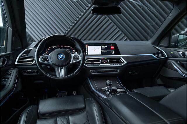 BMW X5 xDrive45e M-Sport ACC Pano Massage Mzetel Achteras.Skylounge Softcl. Kristal Sfeer