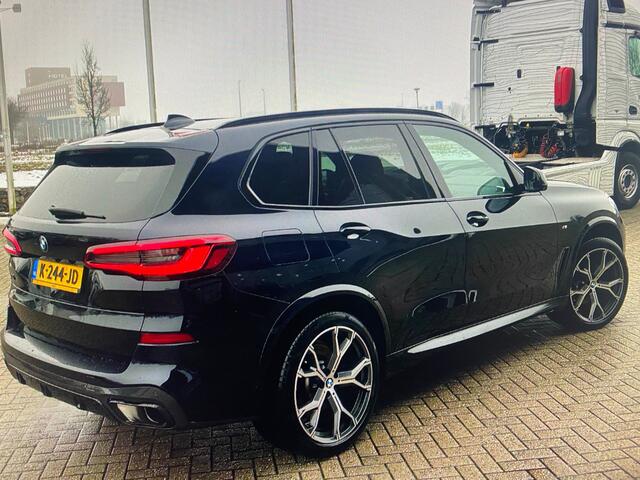 BMW X5 xDrive40i 340 pk High Executive M-Sportpakket / Carbon-Zwart/ Laser/ Pano-Dak/ Head-Up/ Keyless/ Adap.Cruise/ 360-Camera/ Sport-Stoelen/ Stoel.Verw./ 21'' LMV