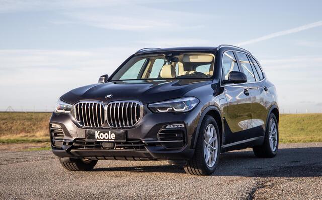 BMW X5 xDrive45e Executive LEER / DEALER ONDERHOUDEN / LUCHTVERING / CARPLAY / CAMERA