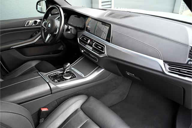 BMW X5 xDrive45e M-SPORT / PANO / LASER / MASSAGE / HUD / COMFORTSTOELEN / STOELKOELING / TREKHAAK / 22"