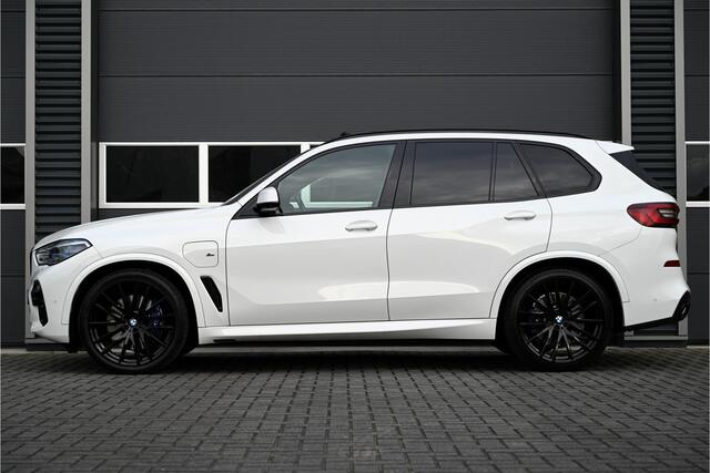BMW X5 xDrive45e M-SPORT / PANO / LASER / MASSAGE / HUD / COMFORTSTOELEN / STOELKOELING / TREKHAAK / 22"