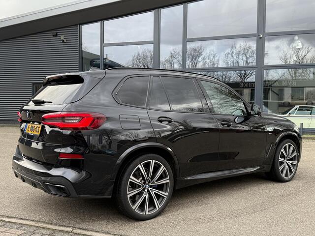 BMW X5 xDrive45e High Executive BOMVOL OPTIES| INDIVIDUAL| SOFTCLOSE| PANO| LASER LED| ALCANTARA HEMEL| HARMAN KARDON| DRIVING ASS. PROF| HEAD-UP| 360 CAMERA| ACHTERBANK VERWARMING| 22 INCH| STUURVERWARMING , ACHTERAS BESTURING| ETC...|