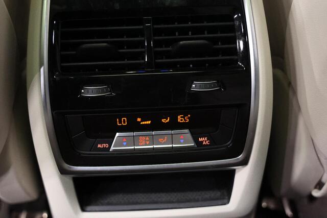 BMW X5 xDrive45e PANORAMA SKY LOUNGE TREKHAAK MASSAGE