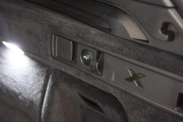 BMW X5 xDrive45e PANORAMA SKY LOUNGE TREKHAAK MASSAGE