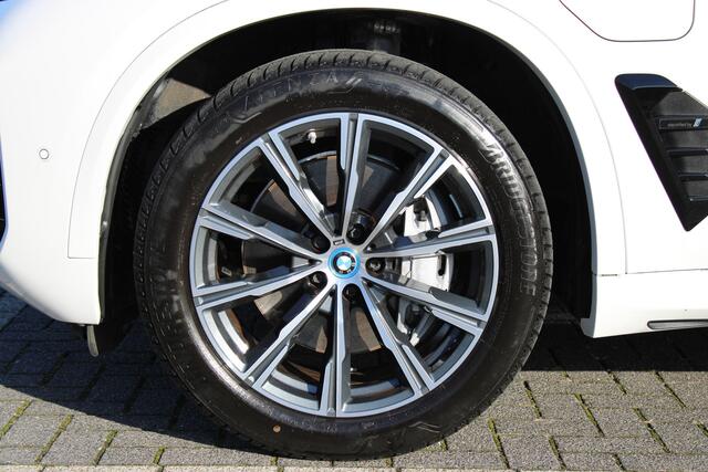 BMW X5 xDrive50e High Executive M Sport Automaat / Panoramadak / Trekhaak / Parking Assistant Professional / Adaptieve LED / Comfort Access / Gesture Control