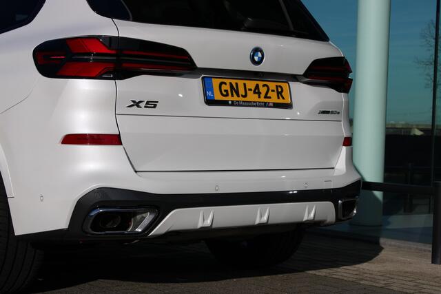 BMW X5 xDrive50e High Executive M Sport Automaat / Panoramadak / Trekhaak / Parking Assistant Professional / Adaptieve LED / Comfort Access / Gesture Control