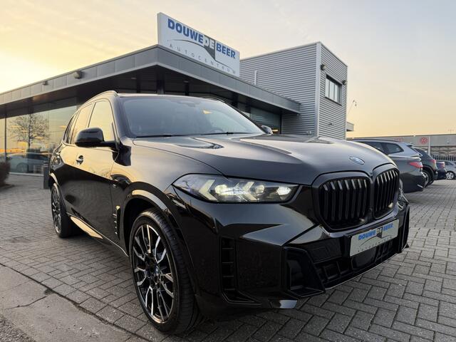 BMW X5 xDrive50e M Sport Pro Skylounge | Massage | Iconic Glow | Soft Close | Carbon