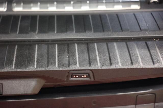 BMW X5 xDrive45e PANORAMA SKY LOUNGE TREKHAAK MASSAGE