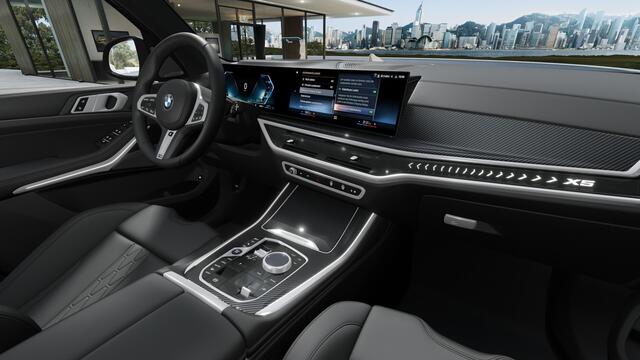 BMW X5 xDrive50e High Executive M Sport Automaat / Panoramadak / Trekhaak / M Multifunctionele Stoelen / Soft-Close / Parking Assistant Professional / Active Steering