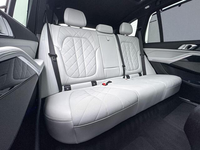 BMW X5 xDrive50e M-Sport / 21inch / Soft Close / Driving Assistant Prof / Glazen schuifdak / Getinte Ramen / Stoelventilatie / Stoelverwarming / Trekhaak